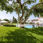 Clube Vilarosa מלון 3*